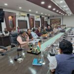 कलेक्टर की पहल से कर्मचारियों की समस्याओं का समाधान