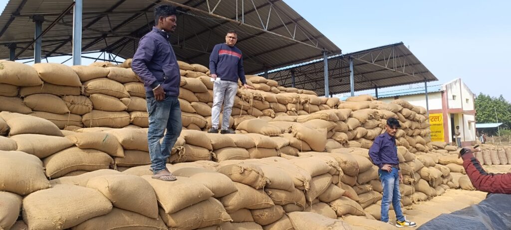 भौतिक सत्यापन में गड़बड़ी, 14 खरीदी प्रभारियों को नोटिस, 24 घंटे में जवाब तलब