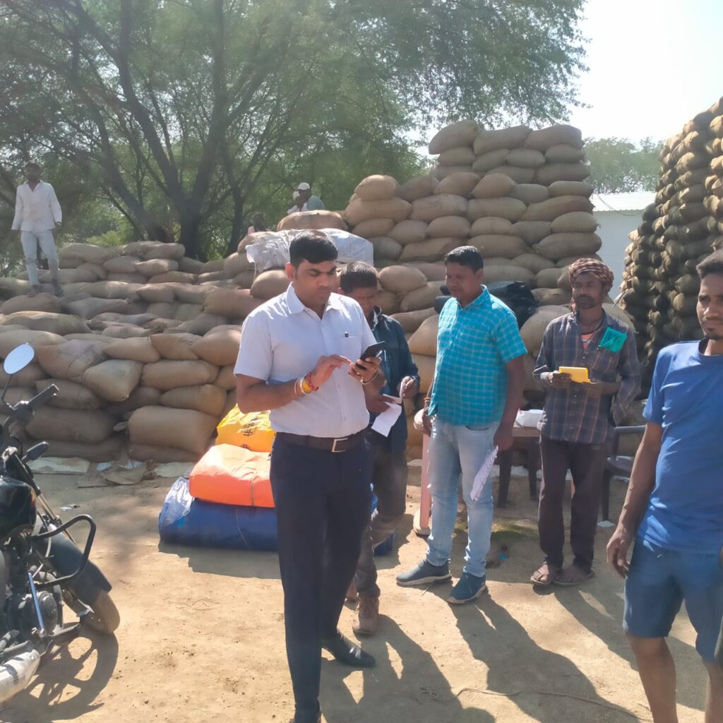 समाचार: अवैध धान बिक्री पर कार्रवाई, 80 क्विंटल धान जब्त