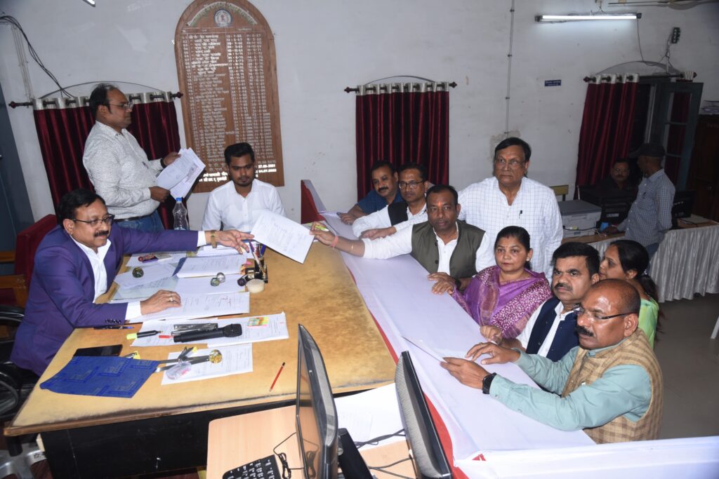 नगरीय निकाय चुनाव: महापौर और पार्षद पदों के लिए नामांकन की अंतिम तारीख आज