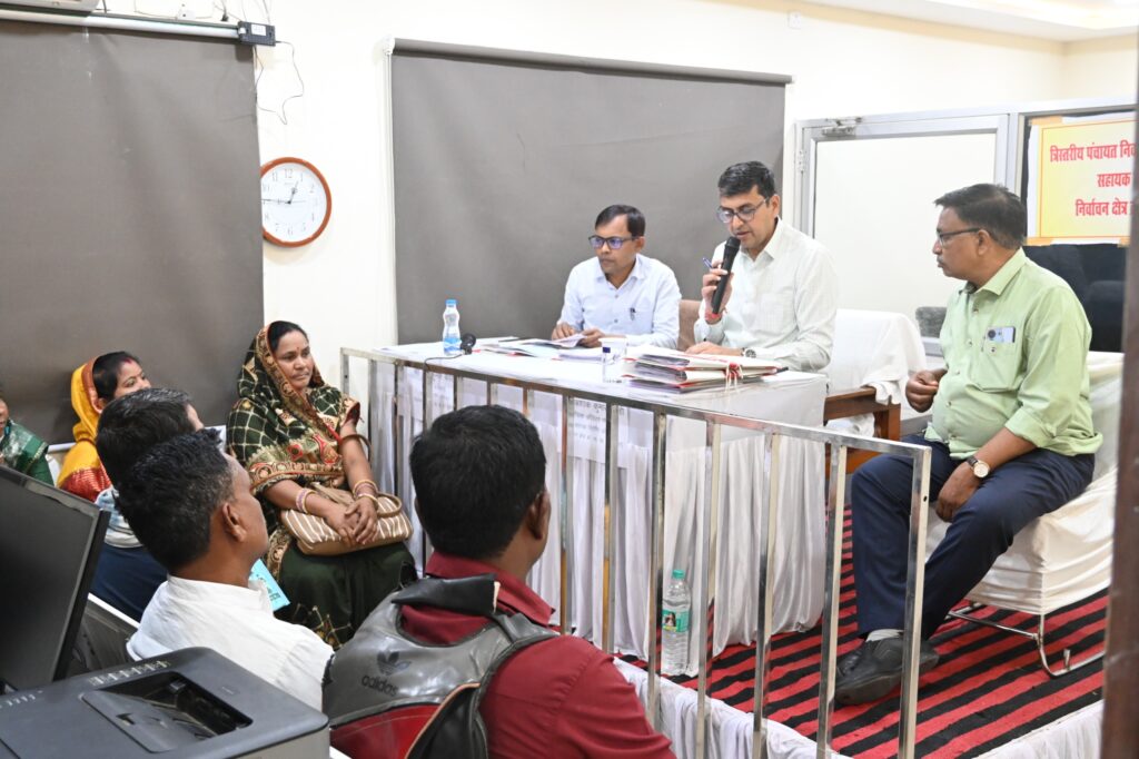 निर्वाचन ड्यूटी में तैनात मतदाताओं के लिए बनाए गए सुविधा केंद्र