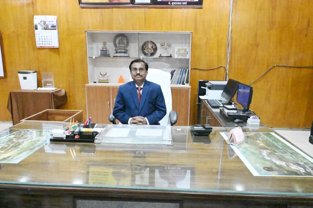 संभागायुक्त ने पीएसएसयू मुक्त विश्वविद्यालय के कुलपति का कार्यभार संभाला