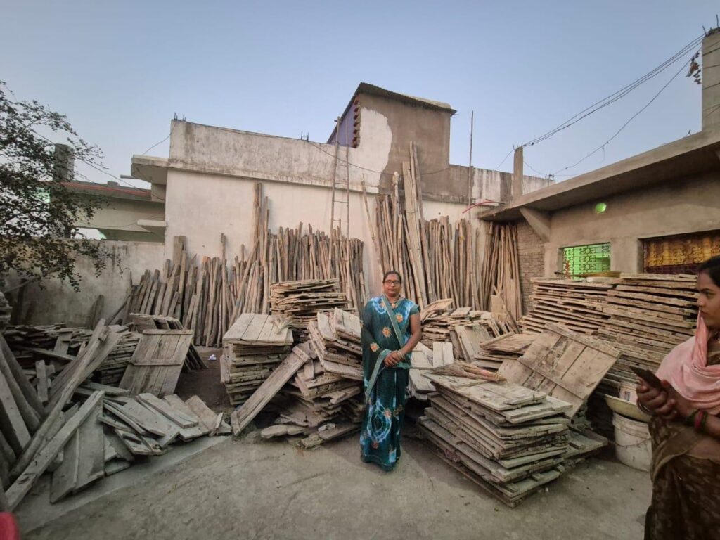 प्रधानमंत्री आवास योजना से महिलाओं को मिला रोजगार