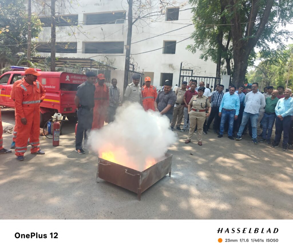 एसपी कार्यालय में अग्नि सुरक्षा जागरूकता हेतु फायर मॉक ड्रिल का आयोजन