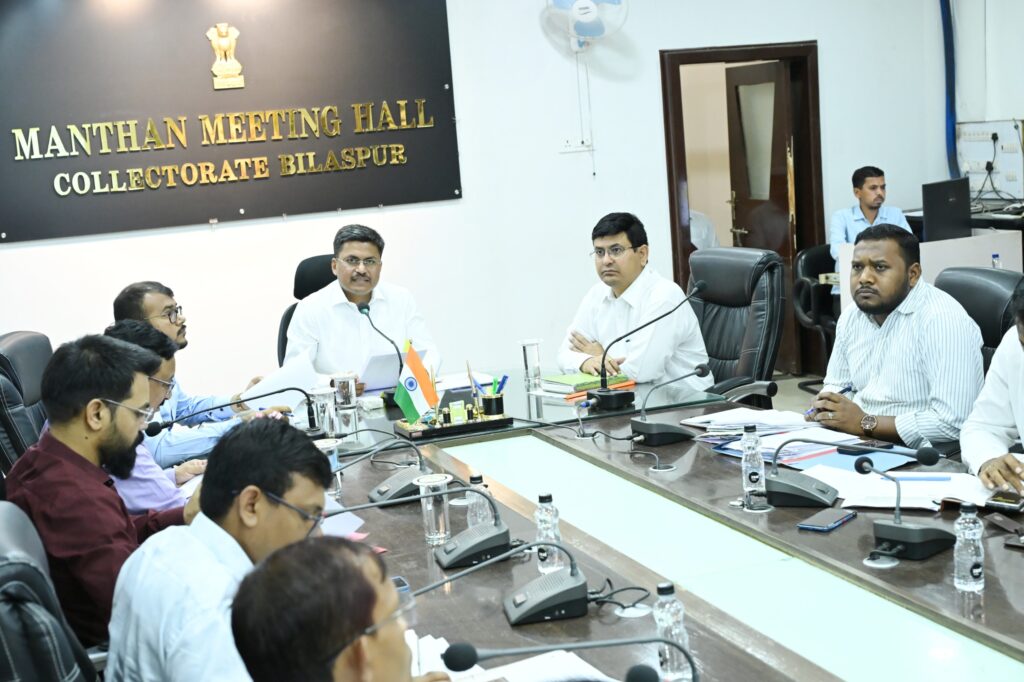 समाचारकलेक्टर ने की सुशासन तिहार के आवेदनों के निराकरण की समीक्षा