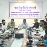 राजस्व मंत्री श्री टंकराम वर्मा ने की विभागीय समीक्षा, धीमी प्रगति पर जताई नाराजगी