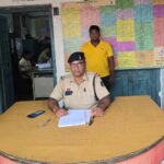 चाकू लहराकर लोगों को डराने वाला आरोपी गिरफ्तार, भेजा गया जेल