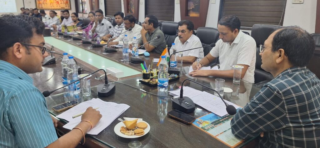 कलेक्टर ने राइस मिलर्स की बैठक ली, 13 मई को धान नीलामी का दूसरा चरण