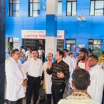 कमिश्नर श्री सुनील जैन ने किया सिम्स अस्पताल का औचक निरीक्षण