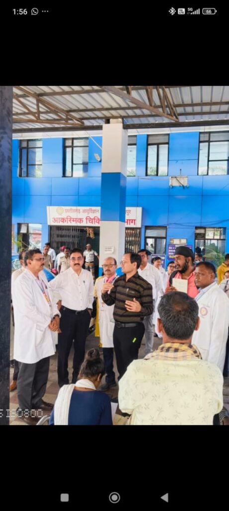 कमिश्नर श्री सुनील जैन ने किया सिम्स अस्पताल का औचक निरीक्षण