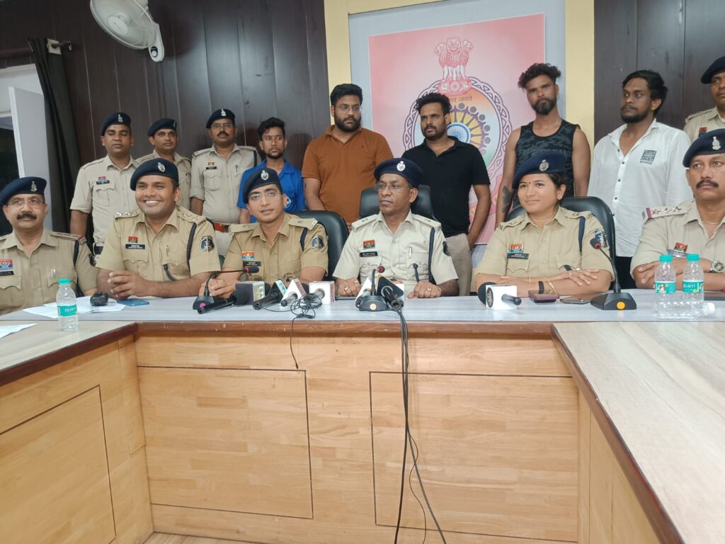 बिलासपुर पुलिस का बड़ा एक्शन: अंतरराज्यीय ड्रग्स तस्करों पर एक साथ तीन जगहों पर छापेमारी, 6 गिरफ्तार