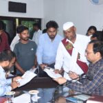 कलेक्टर ने जनदर्शन में सुनी आमजन की समस्याएं, तत्काल निराकरण के दिए निर्देश