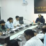 कलेक्टर ने की लोक निर्माण विभाग की समीक्षा, गुणवत्ता पर जताई चिंतासरकारी भवनों में भी दिखे निजी निर्माण जैसी गुणवत्ता: कलेक्टर अग्रवाल