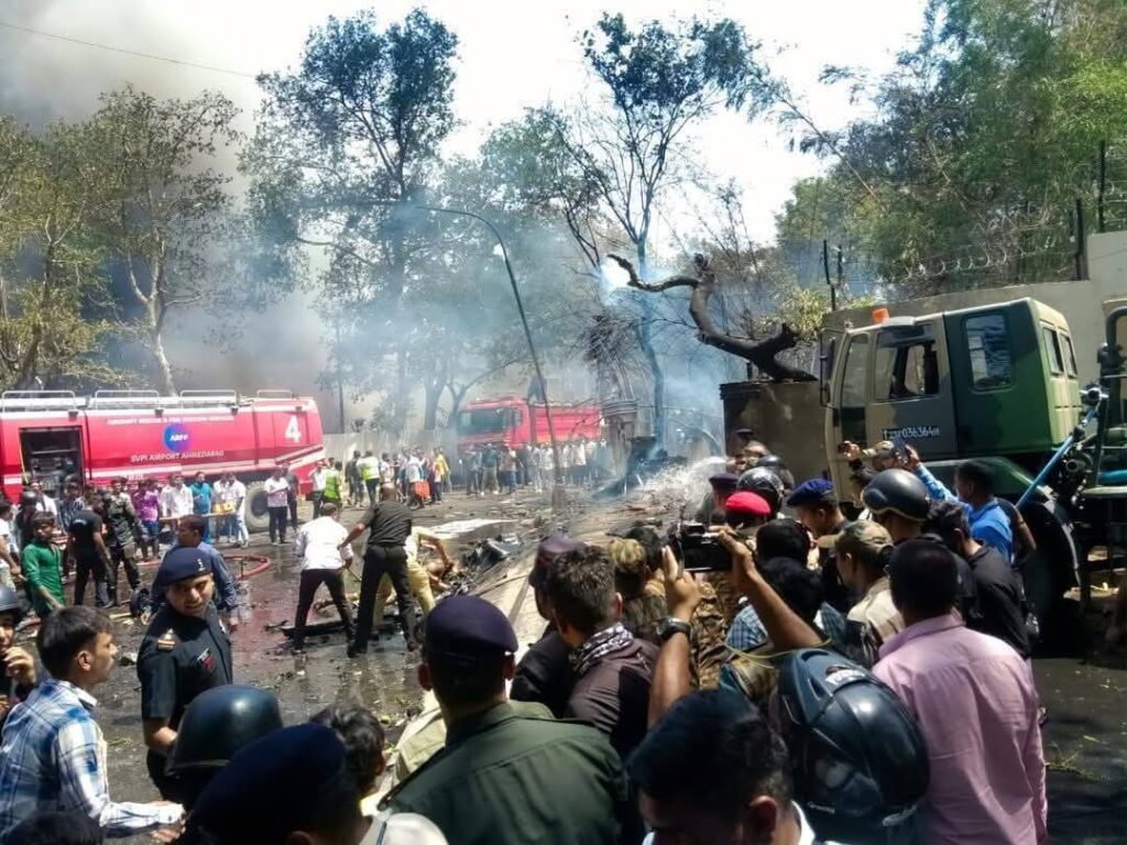 अहमदाबाद विमान हादसा: एक दर्दनाक घटना से पूरा देश शोकाकुल