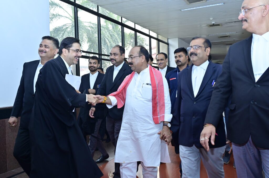 उप मुख्यमंत्री अरुण साव का बिलासपुर उच्च न्यायालय का औचक दौरा, पुराने दिनों की यादें ताजा कीं