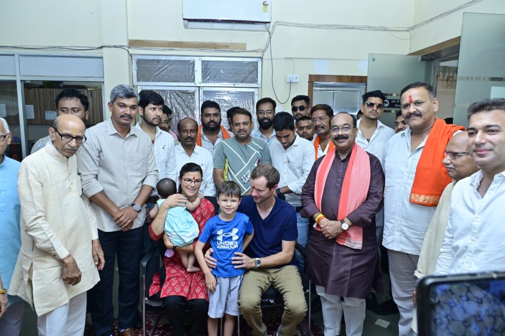 सेवा भारती मातृछाया की बालिका को अमेरिकी दंपति ने लिया गोद, डिप्टी सीएम अरुण साव की उपस्थिति में सौंपा गया नया भविष्य