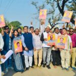 खस्ताहाल सड़कों को लेकर ज़िला कांग्रेस कमेटी ग्रामीण का बड़ा आंदोलन, महिलाओं की उपस्थिति भी रही