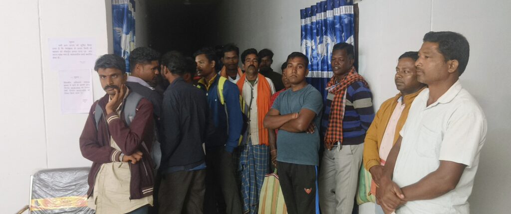 किसानों में टोकन को लेकर हाहाकार, ऑनलाइन व्यवस्था बनी परेशानी का कारण