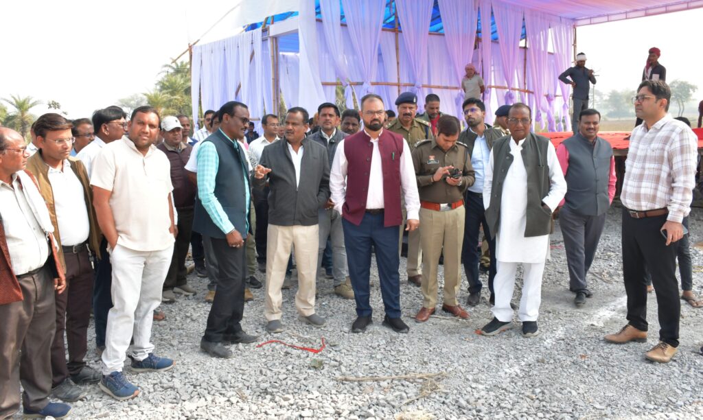 गुरूघासीदास जयंती पर मुख्यमंत्री के संभावित कार्यक्रम की तैयारियों का जायजा