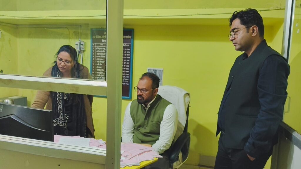 तहसील कार्यालय लोरमी का कलेक्टर-सीईओ ने किया औचक निरीक्षण