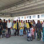 आदिवासी आस्था का सतरंगी संदेश: कछारगढ़ मेला धाम के लिए 500 श्रद्धालु सतरंगी ध्वज के साथ रवाना