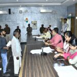 जनदर्शन में कलेक्टर ने सुनी आमजनों की समस्याएं, 150 से अधिक आवेदन प्राप्त