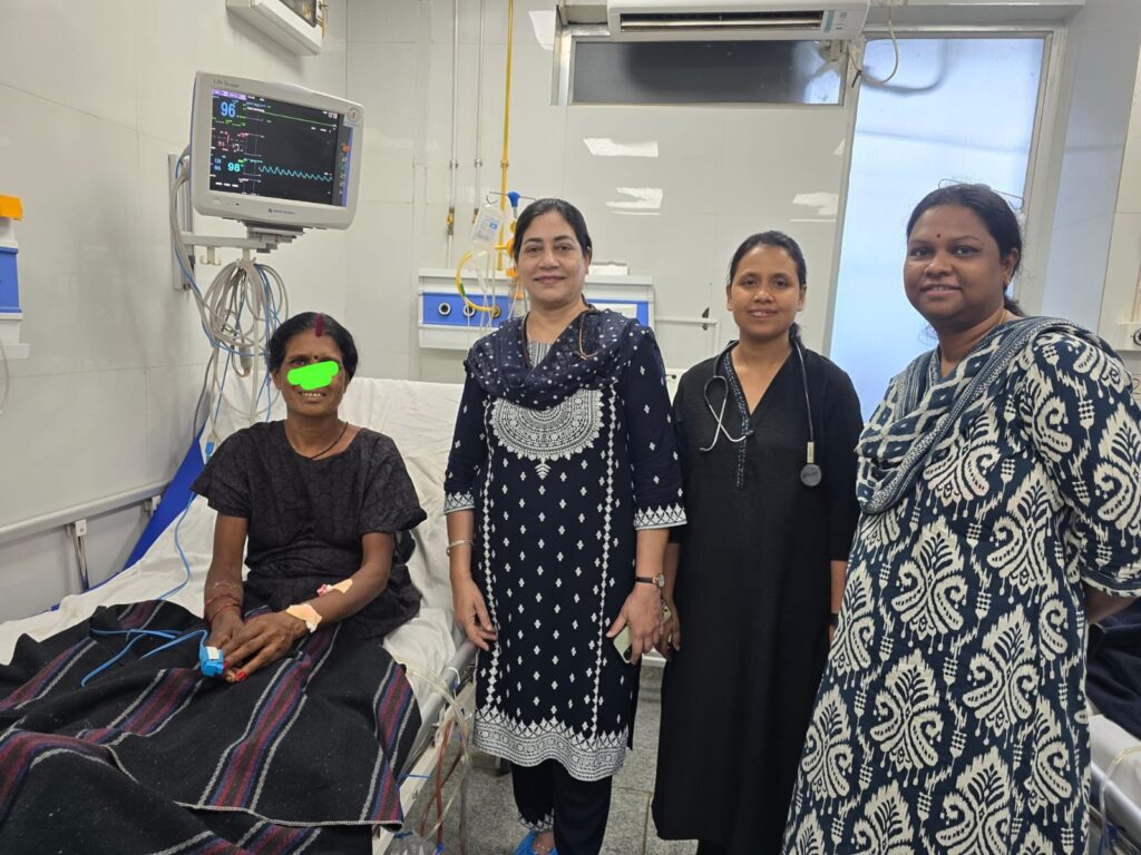 सिम्स में दुर्लभ और जटिल सर्जरी सफल, 27 सप्ताह के गर्भ जितनी विशाल गांठ निकाल