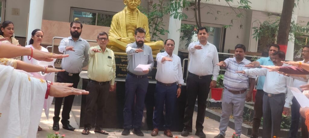 आतंकवाद मानवता के लिए सबसे बड़ा खतरा, आतंकवाद विरोधी दिवस पर अधिकारियों-कर्मचारियों ने ली शपथ