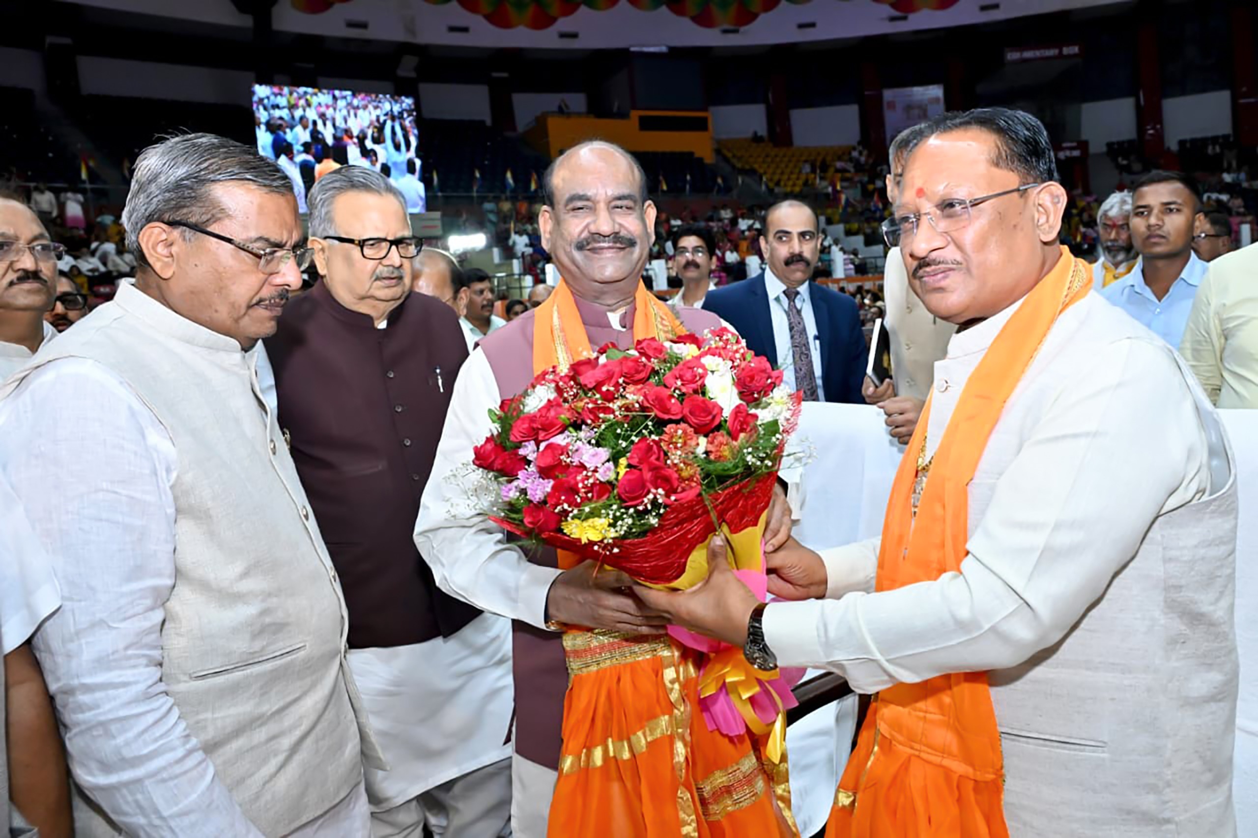 लोकसभा अध्यक्ष ओम बिरला ने मुख्यमंत्री विष्णु देव साय से की सौजन्य भेंट, राज्य विकास और लोकतांत्रिक मूल्यों पर हुई चर्चा
