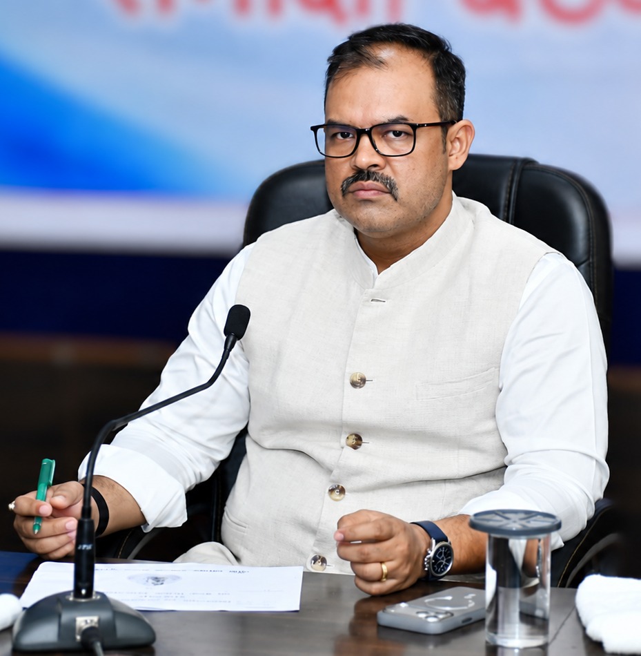 मुंगेली: कलेक्टर कुन्दन कुमार के सख्त निर्देश, राजस्व मामलों का होगा पारदर्शी और समयबद्ध निराकरण