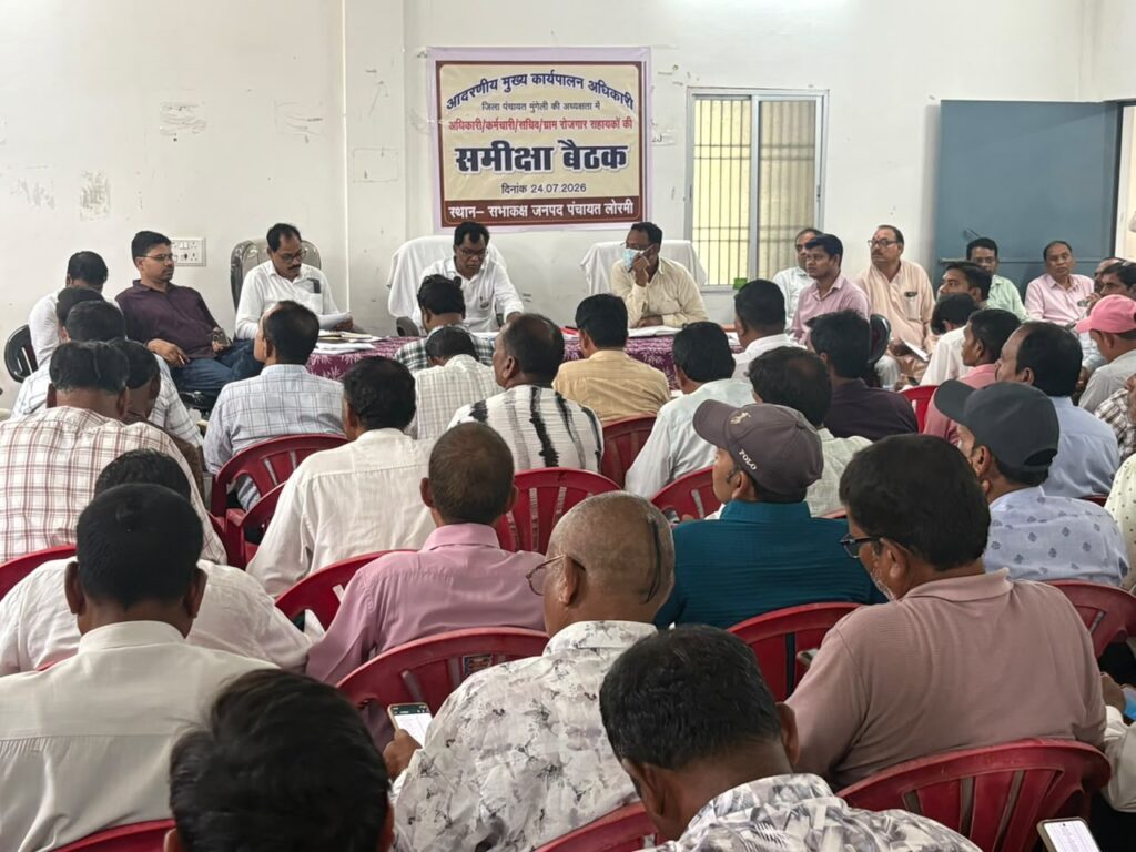 जमीनी हकीकत परखने लोरमी पहुंचे जिला पंचायत सीईओ