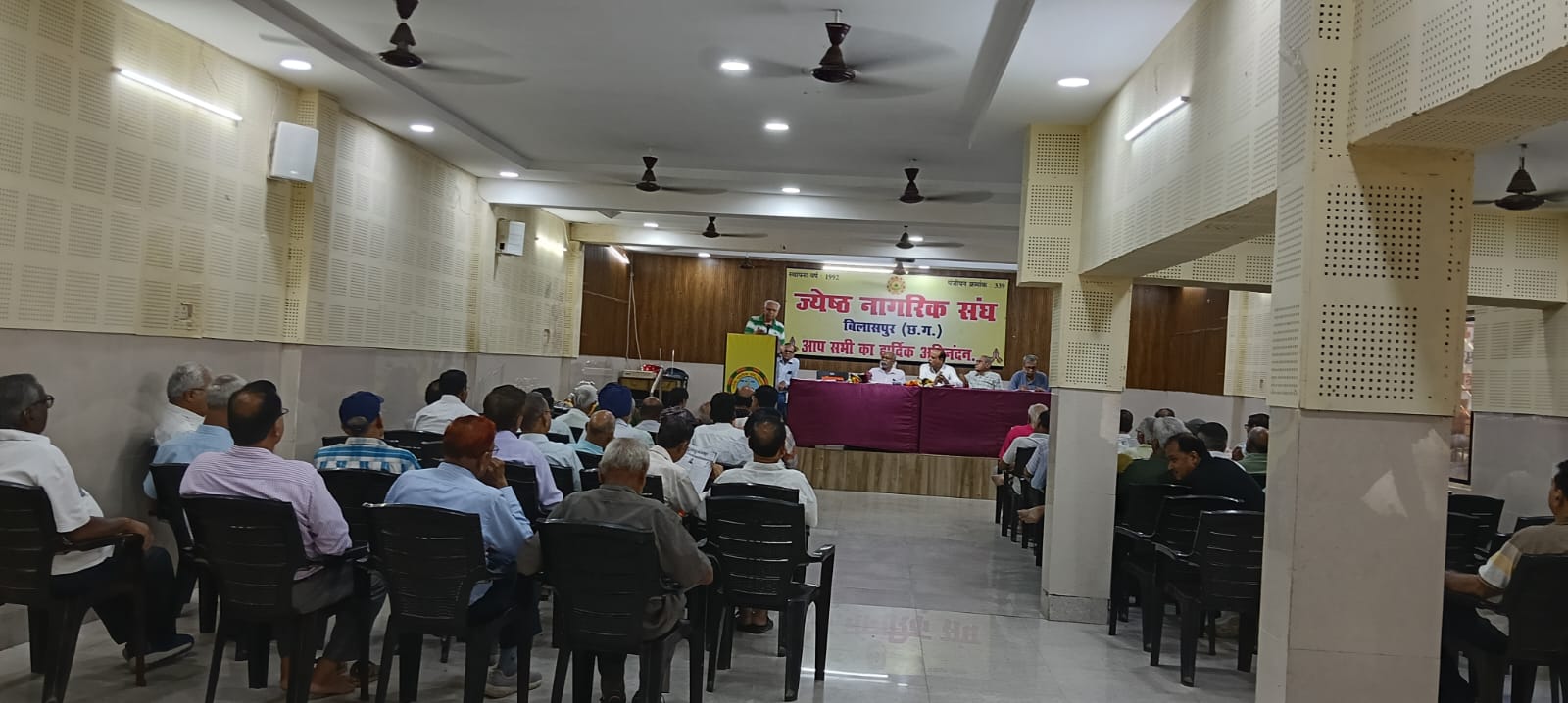 अनुभव भवन में ज्येष्ठ नागरिक संघ की नई कार्यकारिणी माह की अंतिम बैठक सम्पन्न, नए सदस्यों का हुआ सम्मान