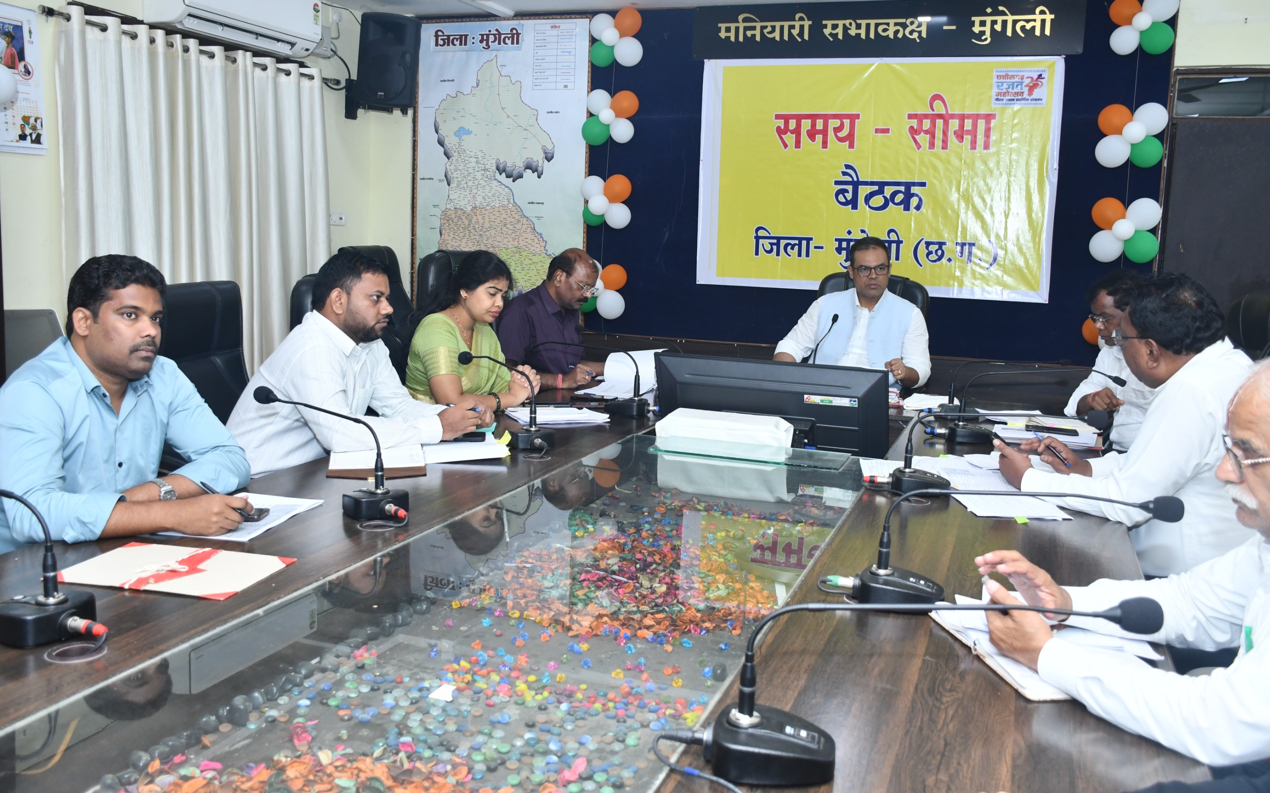 मुंगेली में स्कूलों और छात्रावासों की व्यवस्थाओं पर कलेक्टर सख्त, लापरवाही पर वेतन कटौती के निर्देश