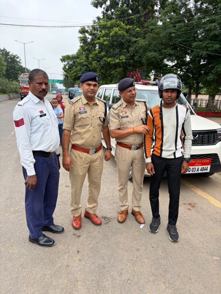 बिलासपुर में बिना हेलमेट वाहन चालकों पर यातायात पुलिस की सघन कार्रवाई, सभी एंट्री-एग्जिट पॉइंट पर विशेष चेकिंग