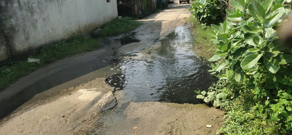 बिलासपुर: वार्ड पार्षद पर विकास कार्य में भेदभाव का आरोप, कलेक्टर से शिकायत कर कार्रवाई की मांग img 20260916 wa0014