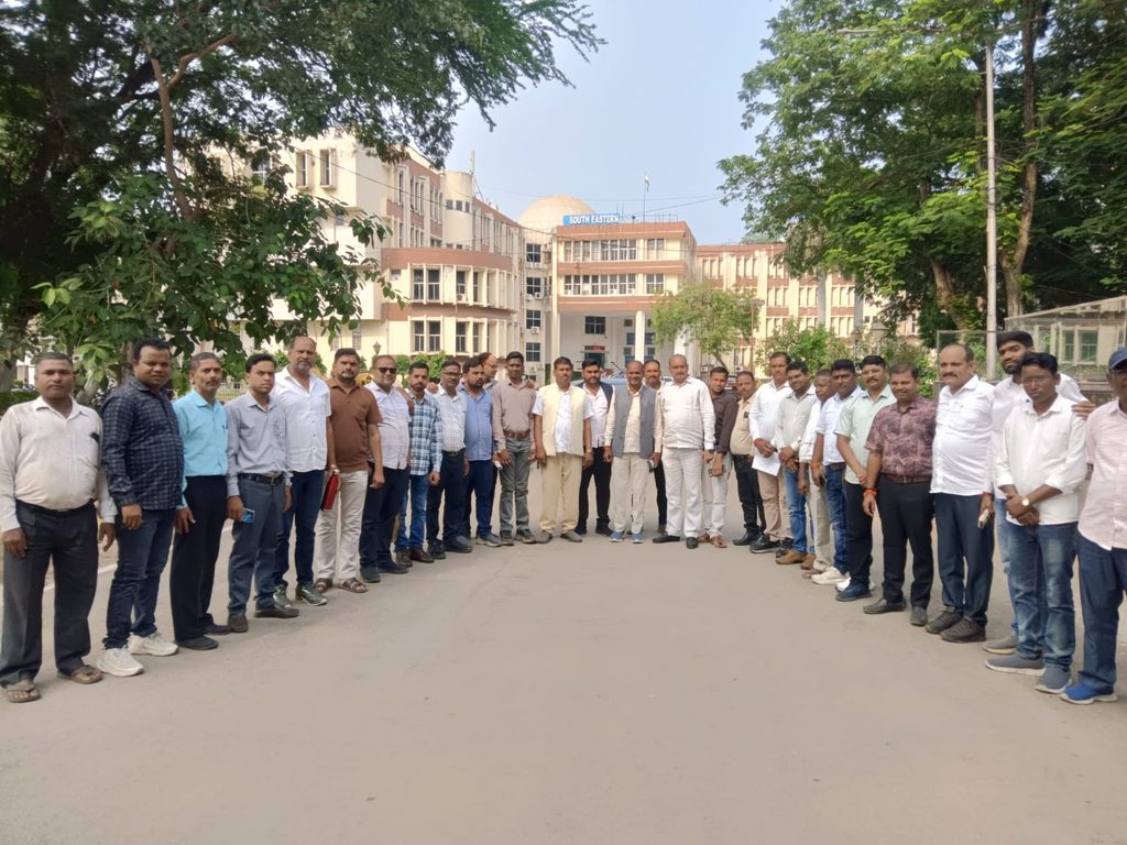SECL मुख्यालय में भूविस्थापितों की उच्चस्तरीय बैठक, 4-5 दिनों में लिखित निर्णय का आश्वासन img 20260921 wa0305