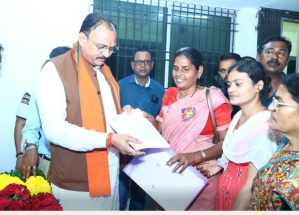 नर्सिंग संवर्ग की ग्रेड पे बढ़ाने की मांग तेज, प्रदेशभर में ज्ञापन अभियान img 20261008 100540