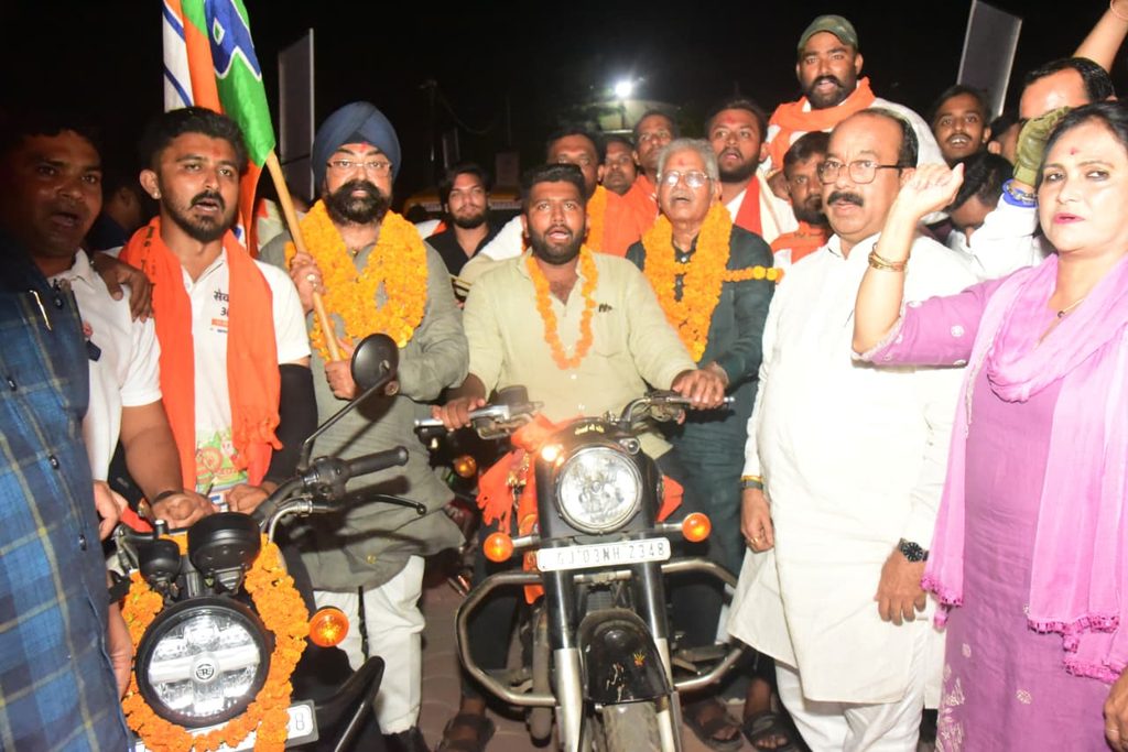 वडनगर से काशी की सेवा यात्रा का बिलासपुर में आत्मीय स्वागत whatsapp image 2026 09 30 at 9.37.33 pm