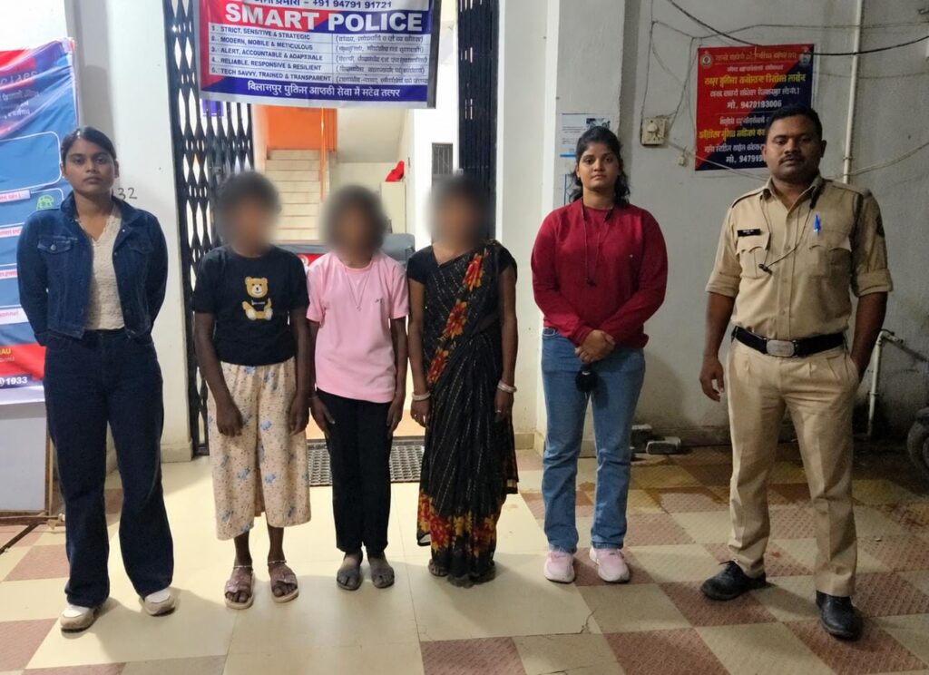 सकरी पुलिस की तत्परता: 12 घंटे के भीतर लापता दो सगी बहनें सकुशल बरामद, परिवार की लौटी खुशियां whatsapp image 2026 10 24 at 3.13.25 pm