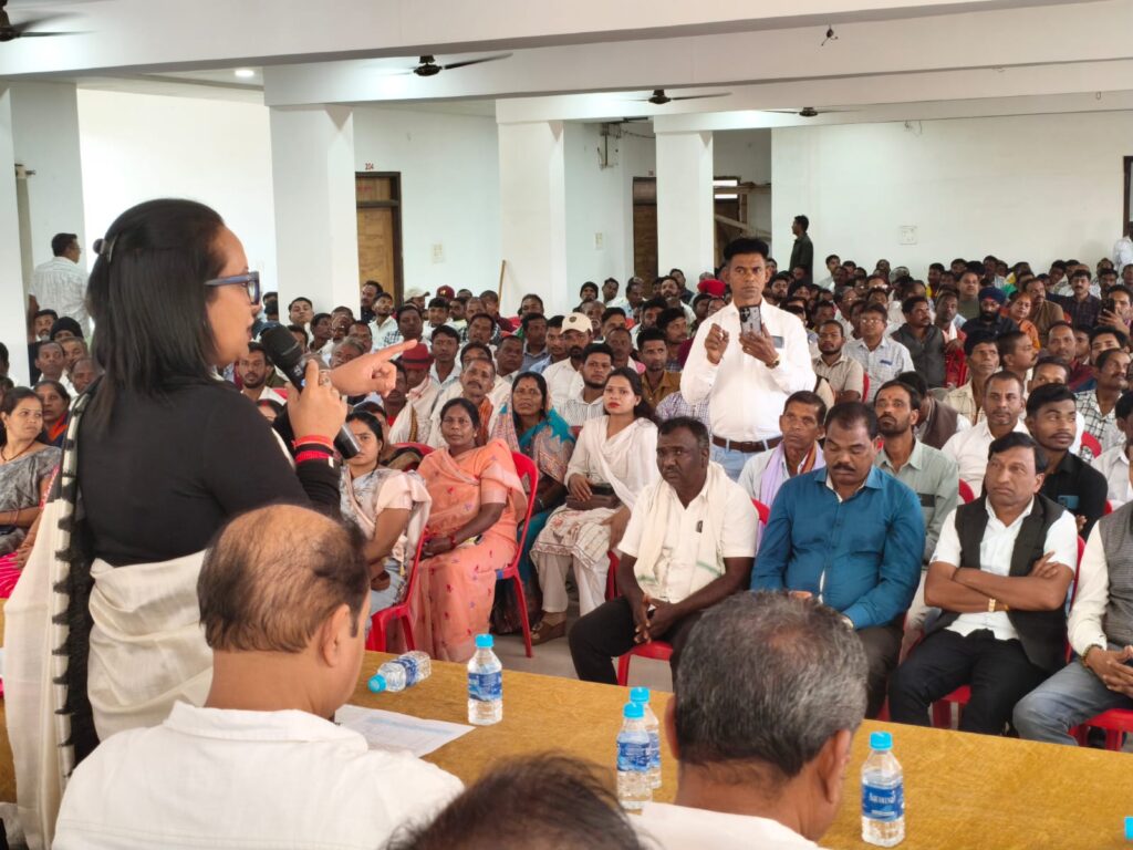 वोट बचाओ–देश बचाओ आंदोलन के तीसरे चरण की तैयारी तेज, 1 नवंबर की दिल्ली रैली को लेकर सरगुजा कांग्रेस की अहम बैठक whatsapp image 2026 10 27 at 7.16.47 am